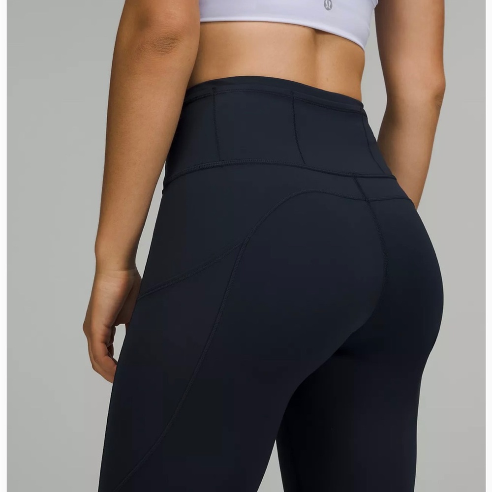 high rise fast and free cropped lulu lemon leggings size 6 barely worn
